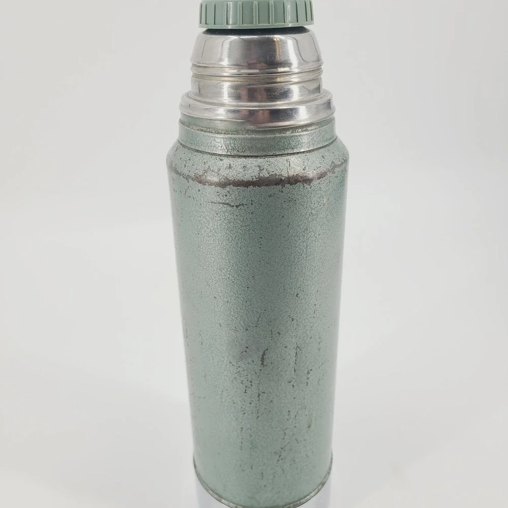 Vintage Aladdin Stanley 1 Quart Thermos Made in USA Hammertone Green - Picture 8 of 8